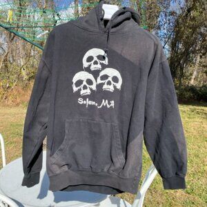 Salem MA black hoodie with skulls 2012, 50" chest, 27" length